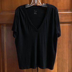 Black V Neck Short Sleeve T Shirt - Size XL - NWOT - deep V